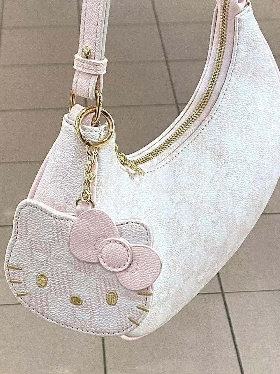 Kitty extension handbag