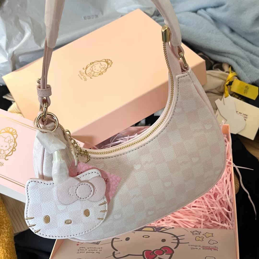 Kitty extension handbag